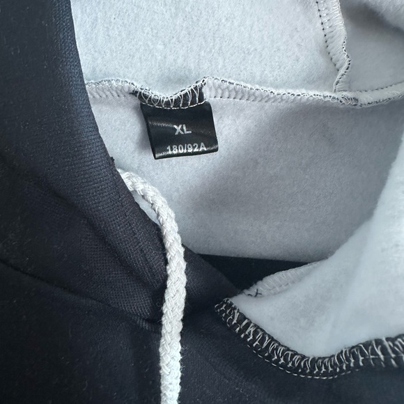 Sweatshirt - Picture 4 of 5